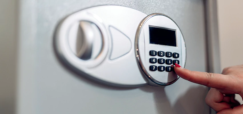 Jewelry Safe Cracking in French Valley, California